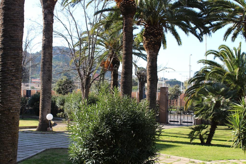 Villa Vaghi Rooms Кальяри Экстерьер фото
